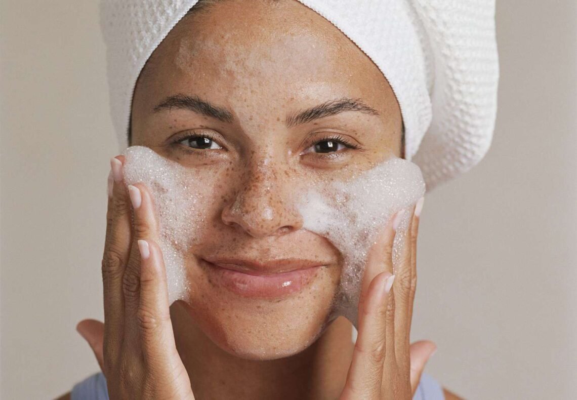 Facial Wash yang Salah Bisa Rusak Kulit, Ini Tips Memilihnya