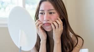 Kesalahan Skincare yang Bikin Kulit Kering Semakin Parah